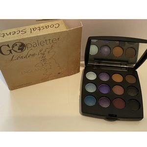 COASTAL SCENTS Go Palette London- 12 Eye shadows MATTE & SHIMMER Palette New